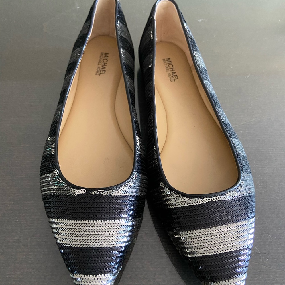 Michael Kors Arianna Flats. - Picture 7 of 7